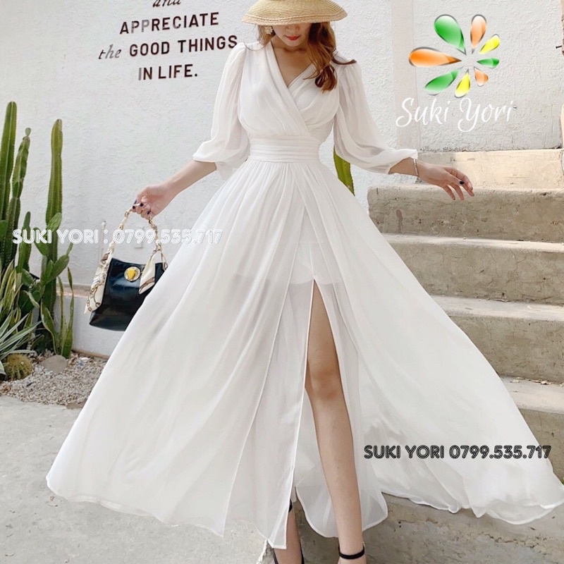 váy maxi xinh xẻ tà nổi bật chụp ngoại cảnh