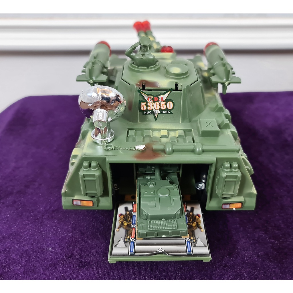 Đồ chơi mô hình Xe tăng phát nhạc cho bé tự động nhả xe tăng con