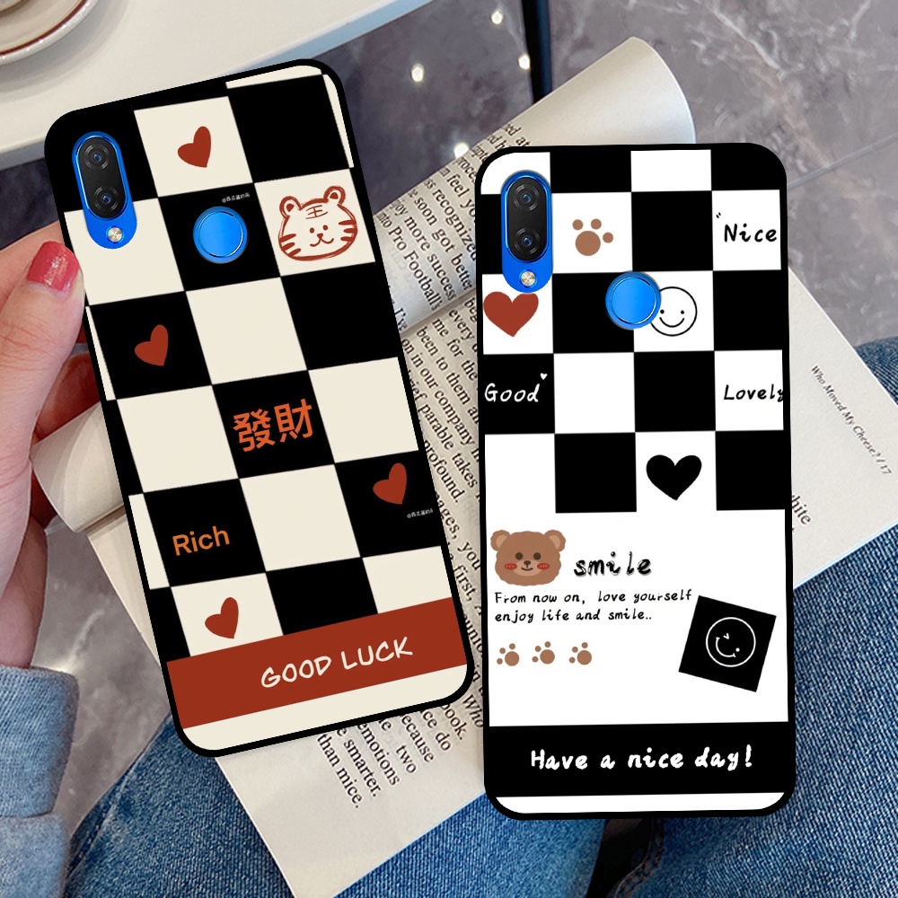 Ốp Huawei Nova 3 / Nova 3i in hình sọc caro, họa tiết đen trắng dễ thương
