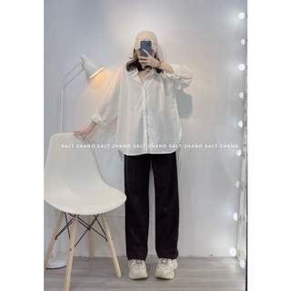 Áo sơ mi trắng đuôi cá form rộng oversize