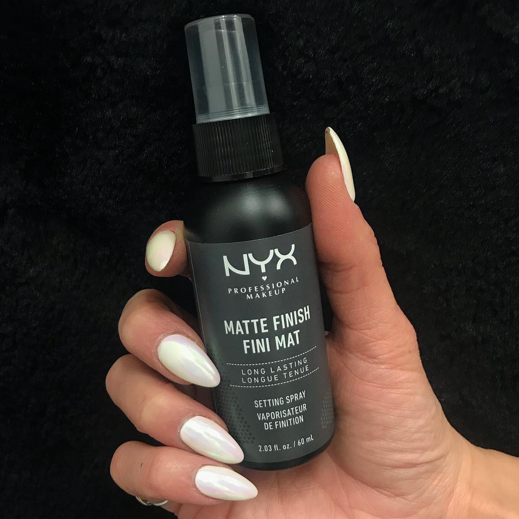 Xịt Khóa Nền Cố Định Lớp Trang Điểm Cho Da Dầu, Hỗn Hợp NYX Matte Finish Long Lasting Setting Spray 60ml | BigBuy360 - bigbuy360.vn