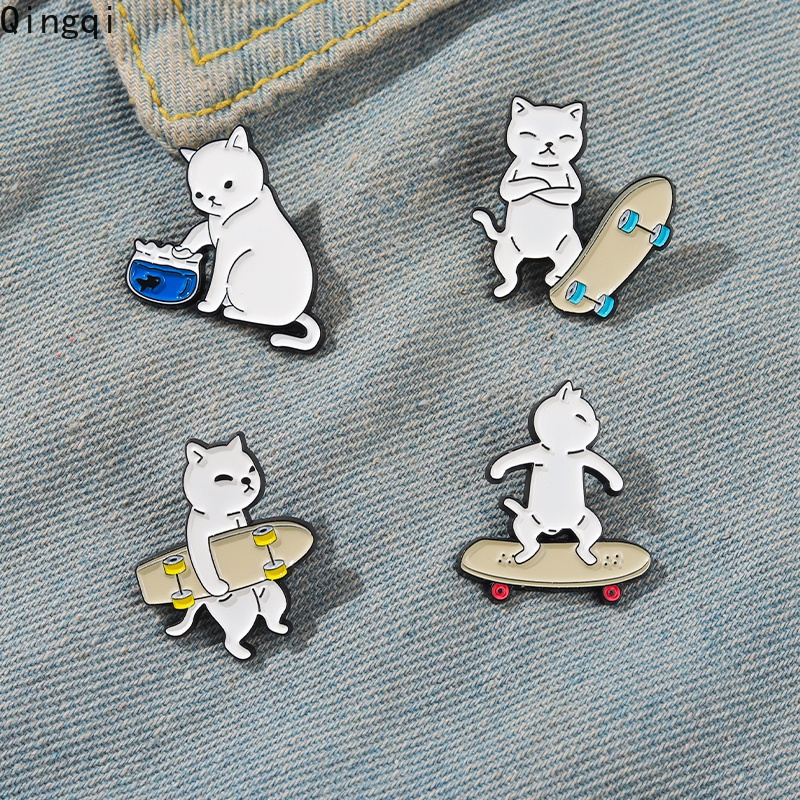 Ghim cài áo/balo MISS ZOE trang trí hình chú mèo trắng trượt ván kiểu hoạt hình tráng men thích hợp để làm quà tặng