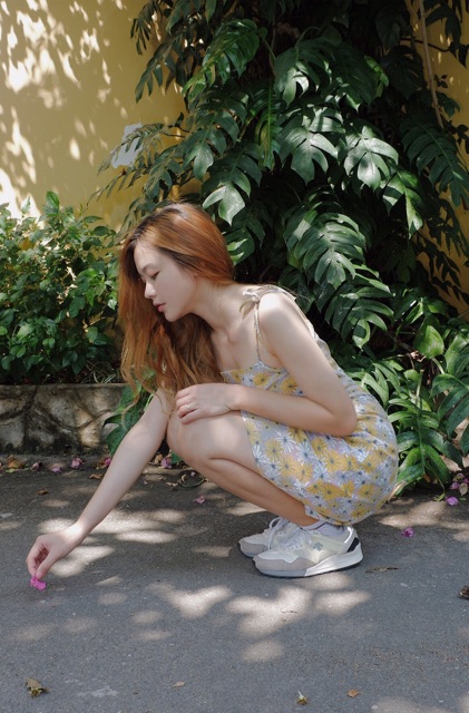 Đầm hai dây họa tiết hoa cúc | BigBuy360 - bigbuy360.vn