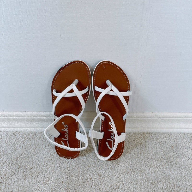 Giày sandal nữ mảnh nữ đế bằng kẹp giày sandal dây đi học SOBINAA
