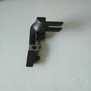 Chân vịt máy vắt sổ gia đình (loại 1)