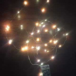 Đèn LED 4m-40 bóng màu vàng nắng xài pin