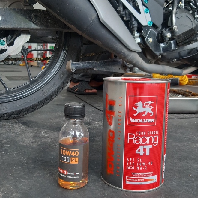 Nhớt Wolver Racing Synthetic 10W40  320009