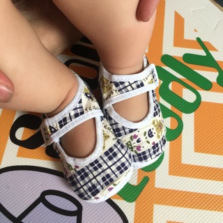 Combo 10 đôi giầy tập đi cho bé( kim khuyên )