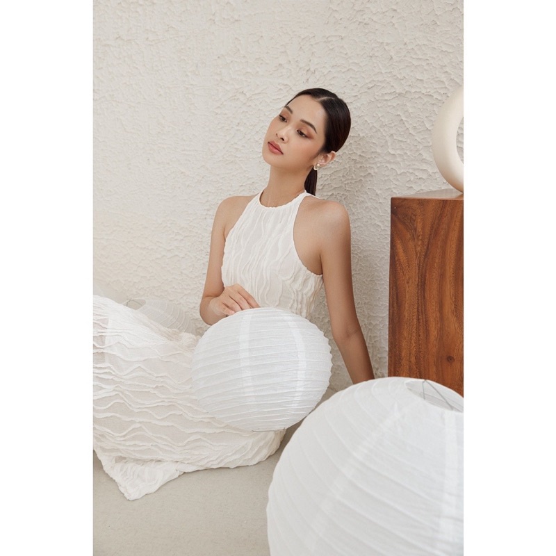 Đầm cổ yếm gân nổi
