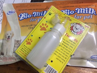 Combo bình sữa và 2 bịch sữa bio cho chó con moi sinh