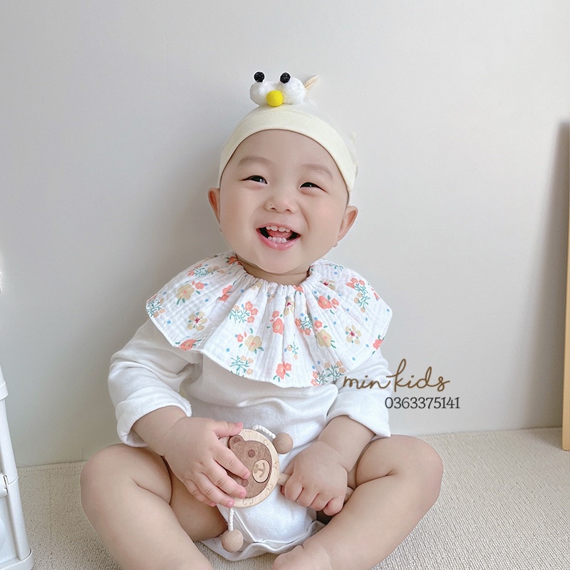 Yếm cổ tròn vải xô muslin cho bé