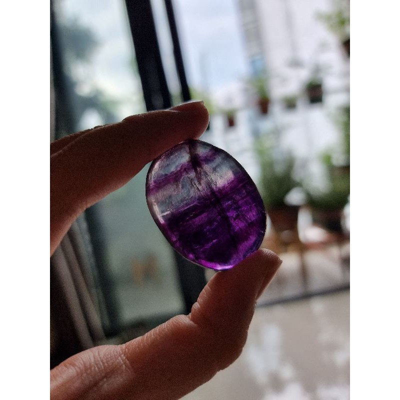 Viên đá thanh tẩy Fluorite (Palm Fluorite), đá phong thủy dùng trong Tarot, reiki, thiền định