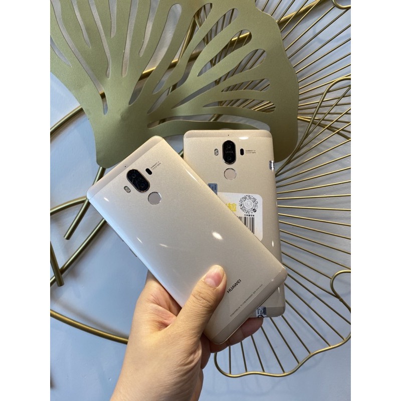 Điện thoại Huawel Mate 9 ram:4/64 bản 2 sim