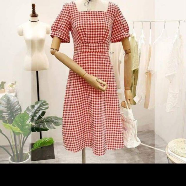 Đầm dáng ôm ( chốt live)