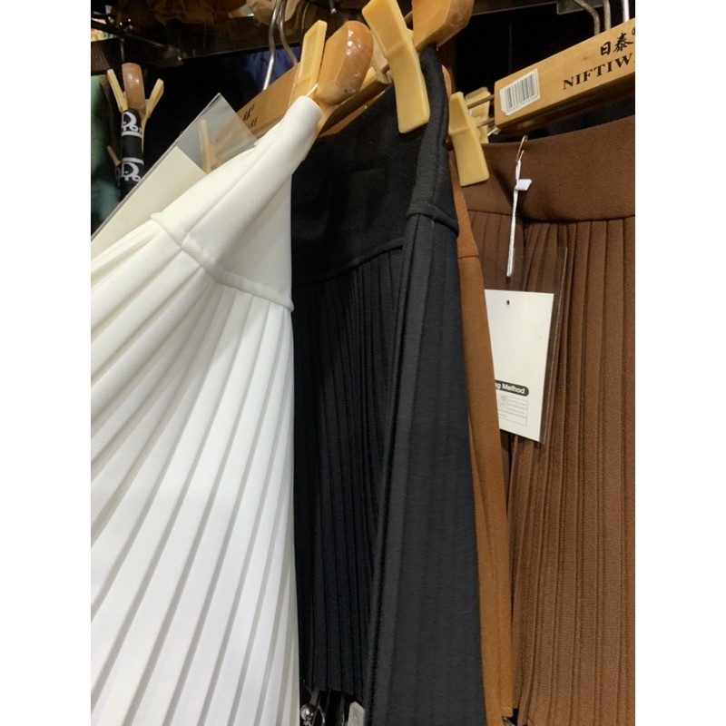 CHÂN VÁY XẾP LY NGẮN HÓT TREND