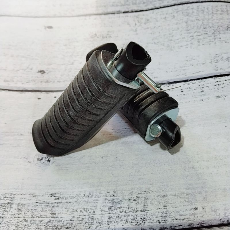 Cao su gác chân sau, gác xếp sau xe Wave RS