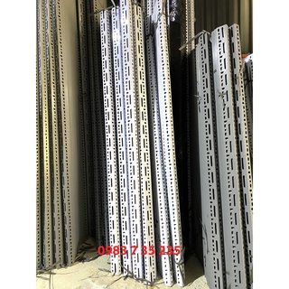 Thanh sắt v lỗ v3x5cm dày 2 ly - dài 100cm