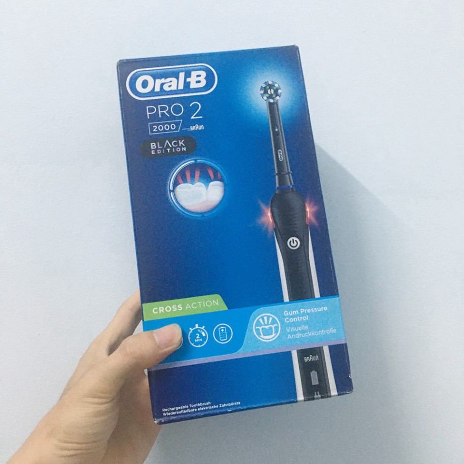 SALE KHÔ MÁU Bàn chải điện Oral-B Pro 2 2000 2000S 3D SALE KHÔ MÁU