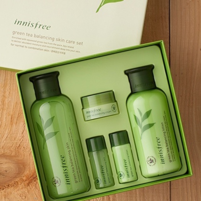 Sale 38% Bộ dưỡng trà xanh Innisfree Green Tea Balancing Special Skin Care Set