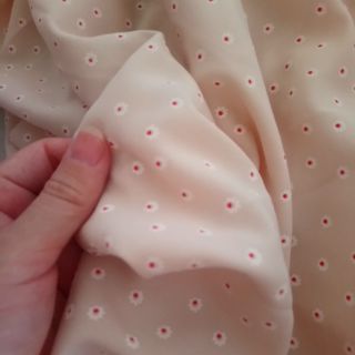 Vải hoa cúc trắng màu da cực xinh