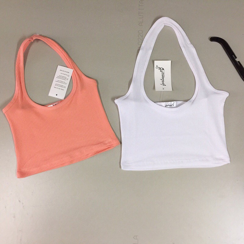 Áo croptop cổ yếm