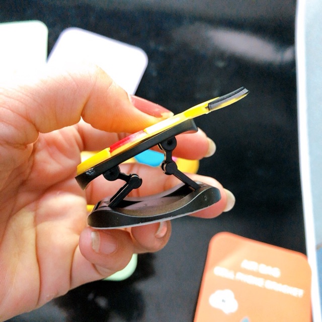 Dán lưng hình cho điện thoại dễ thương