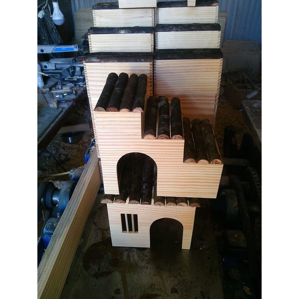 Nhà ngủ gỗ mini Mái Đen cho Hamster hoặc trưng bày siêu Xinh Xắn.