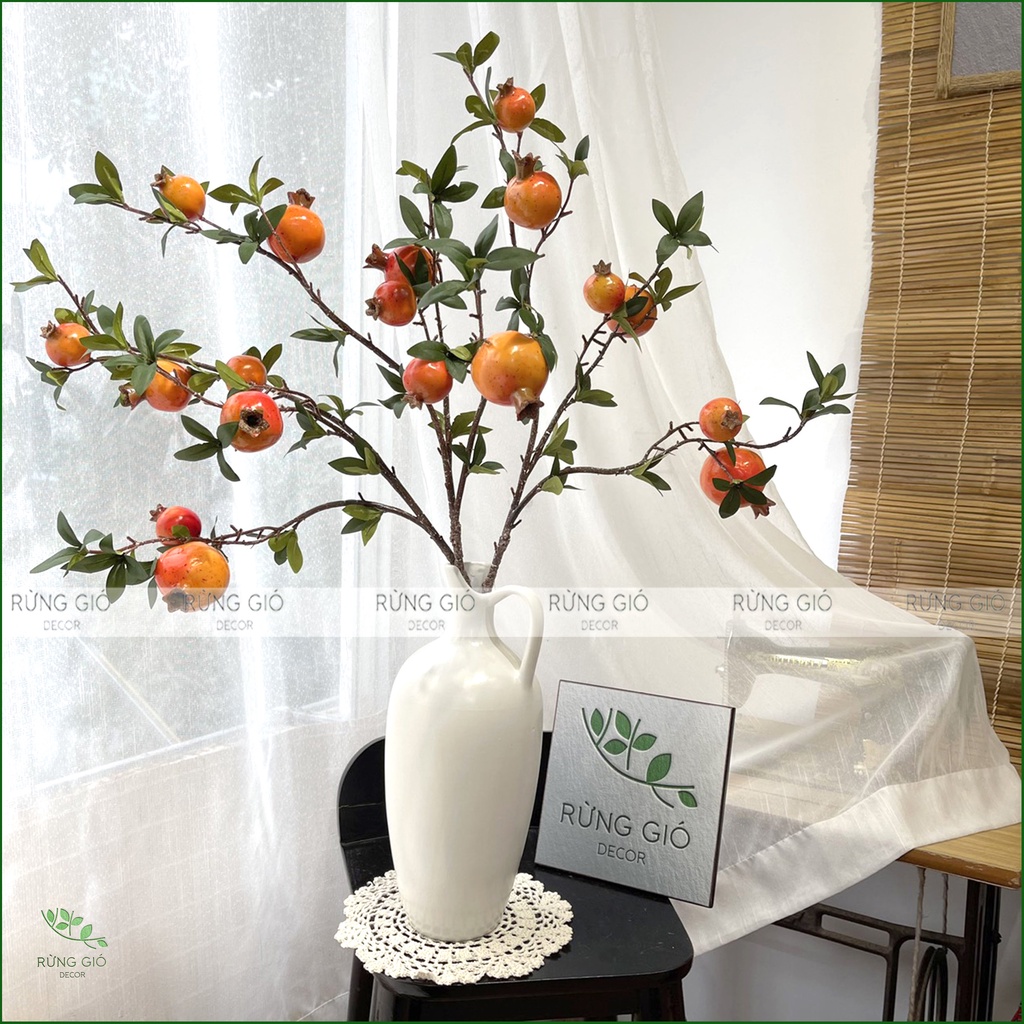 Set 1 BÌNH LỰU TRANG TRÍ ( gồm 3 cành lựu thân gai to đẹp + 1 bình hoa gốm sứ) cao 75-80cm