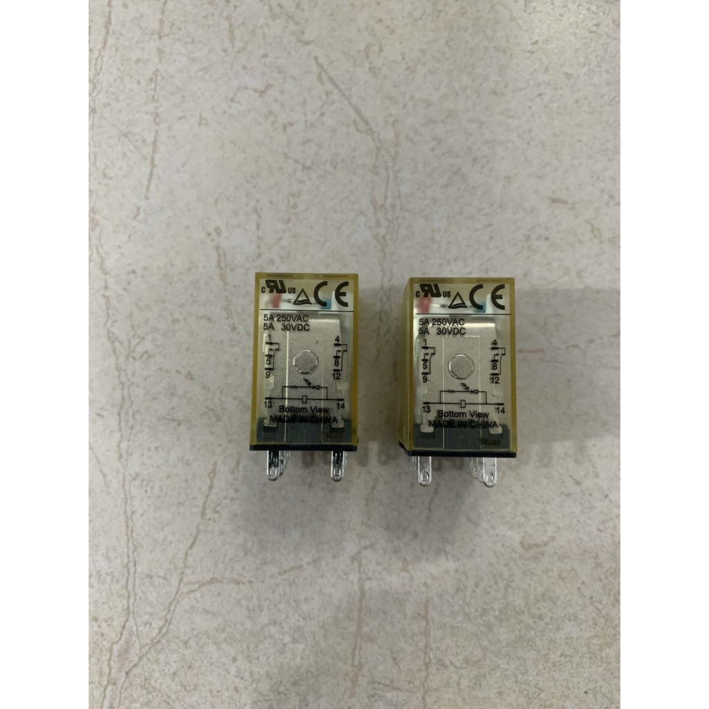 Rơle trung gian 8 chân IDEC RN2S-NL-A220 + đế