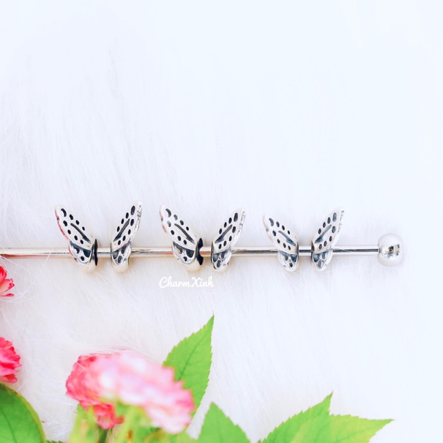 Charm cặp cánh bướm xỏ vòng
