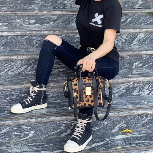 Túi Phillip Lim Pashli màu da báo leopard phủ lông