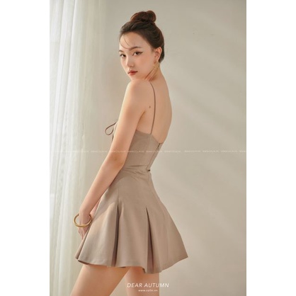[COLIN CLOTHING] Jumpsuit ngắn nữ 2 dây ôm eo xếp li lai