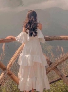 ĐẦM TRẮNG TẦNG RỚT VAI