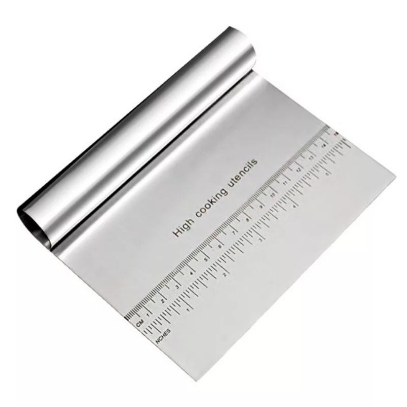dụng cụ cắt bột inox có vạch chia