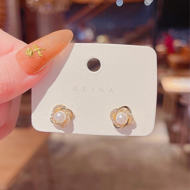 Bông tai nữ ngọc trai nhân tạo nhỏ đính đá basic đơn giản thanh lịch Annie - VV57