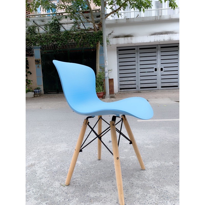 Ghế nhựa eames chân gỗ siêu Hot