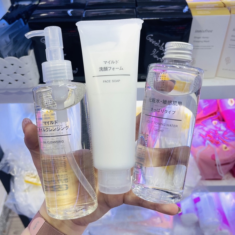 Nước Hoa Hồng Dành Cho Da Dầu Hỗn Hợp MUJI Light Toning Water - Light 200ml