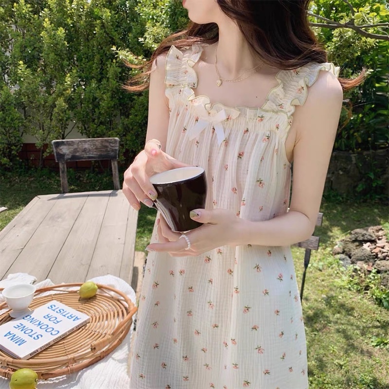 Váy ngủ mùa hè hai dây bản to gạc bồn hoa hồng nhỏ dịu dàng tinh khiết