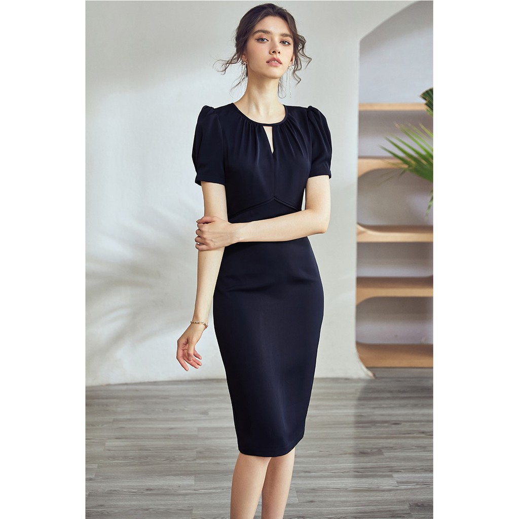 Đầm kiểu cổ tròn dáng ôm body đen tay ngắn nhỏ