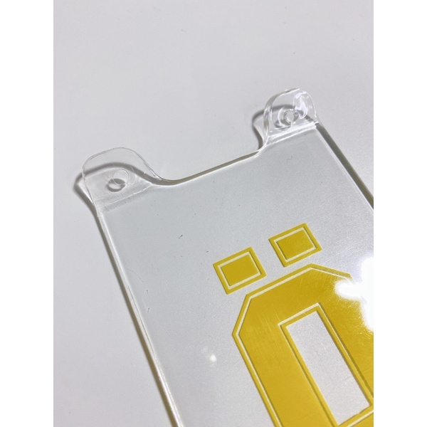 Mica che phuộc cong dày 4mm kèm ốc gắn, logo giao ngẫu nhiên