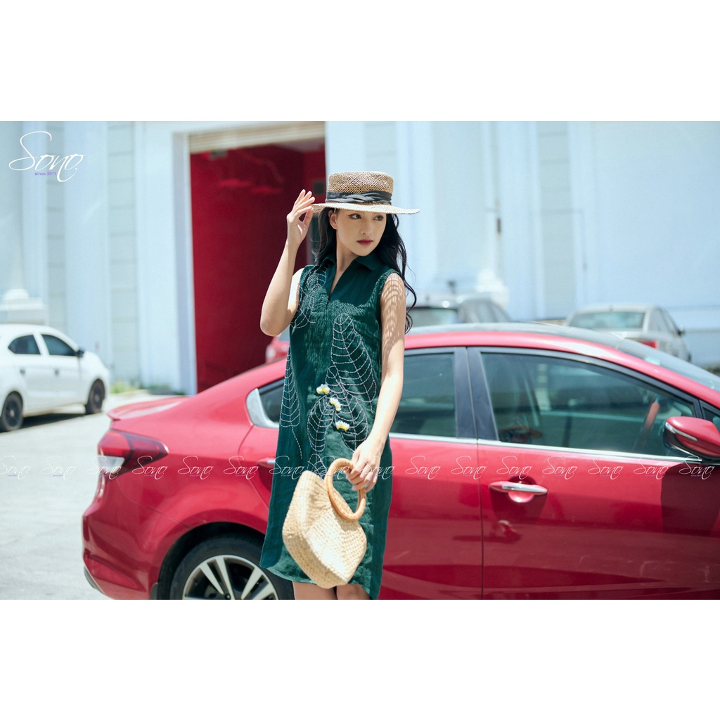 Sono - Đầm Linen Thêu Lá To Hàng Thiết Kế Kiểu Dáng Năng Động Trẻ Trung