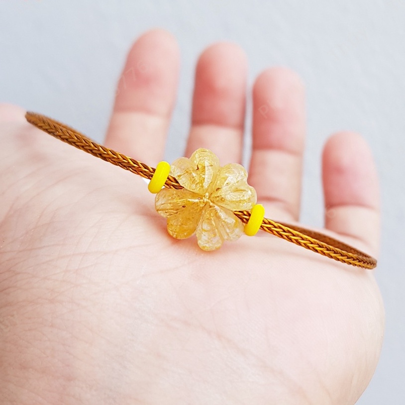 Vòng tay may mắn cỏ 4 lá TA tóc vàng hợp mệnh kim thổ - Tuệ Lâm