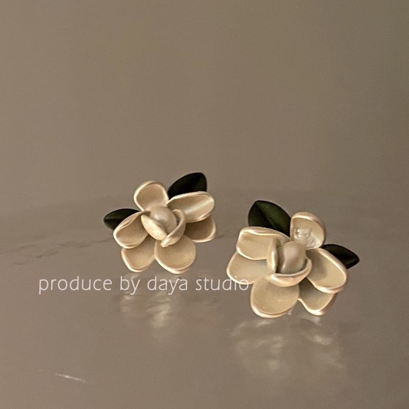 Bông Tai Hình Hoa Phong Cách Retro Hong Kong