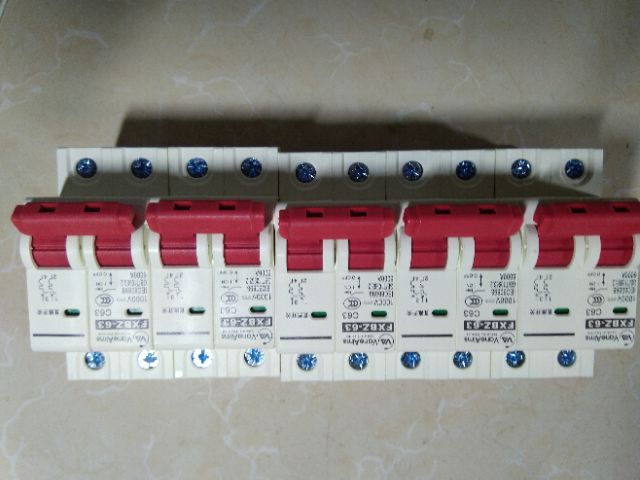 Aptomat CB DC chuyên dụng cho Solar và nguồn điện 1 chiều DC 1000V - 63A Bảo hành 12 tháng