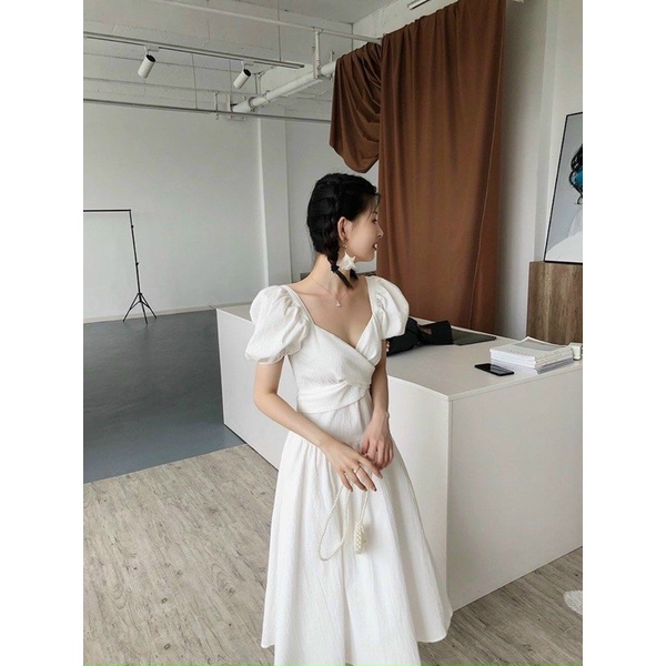 ĐẦM XOÈ TRẮNG CHÉO NGỰC