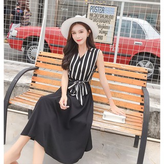 Đầm xòe sọc màu đen sát nách