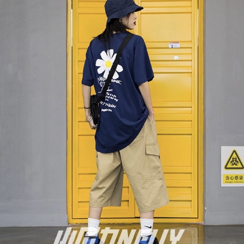 Áo thun NELLY, chính hãng, sẵn hàng, dáng Unisex hình in Hoa Cúc CHÒN CLOTHING