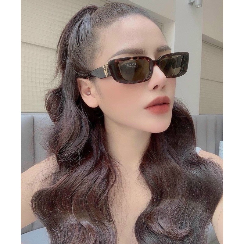 Kính vuông nhỏ V Hot Hit