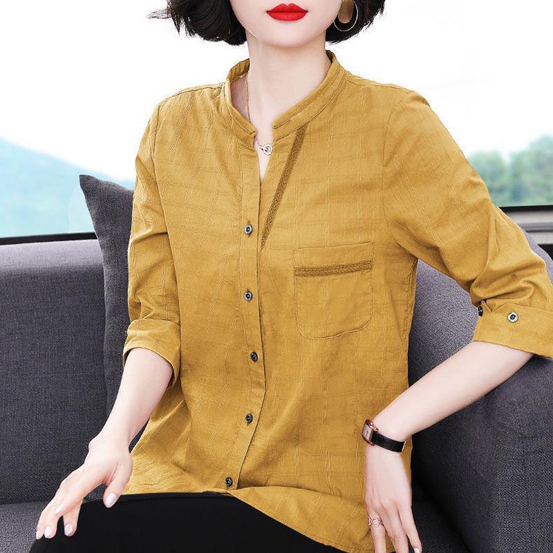 Áo sơ mi cotton tay lửng dáng rộng kẻ sọc caro thiết kế dành cho phụ nữ trung niên