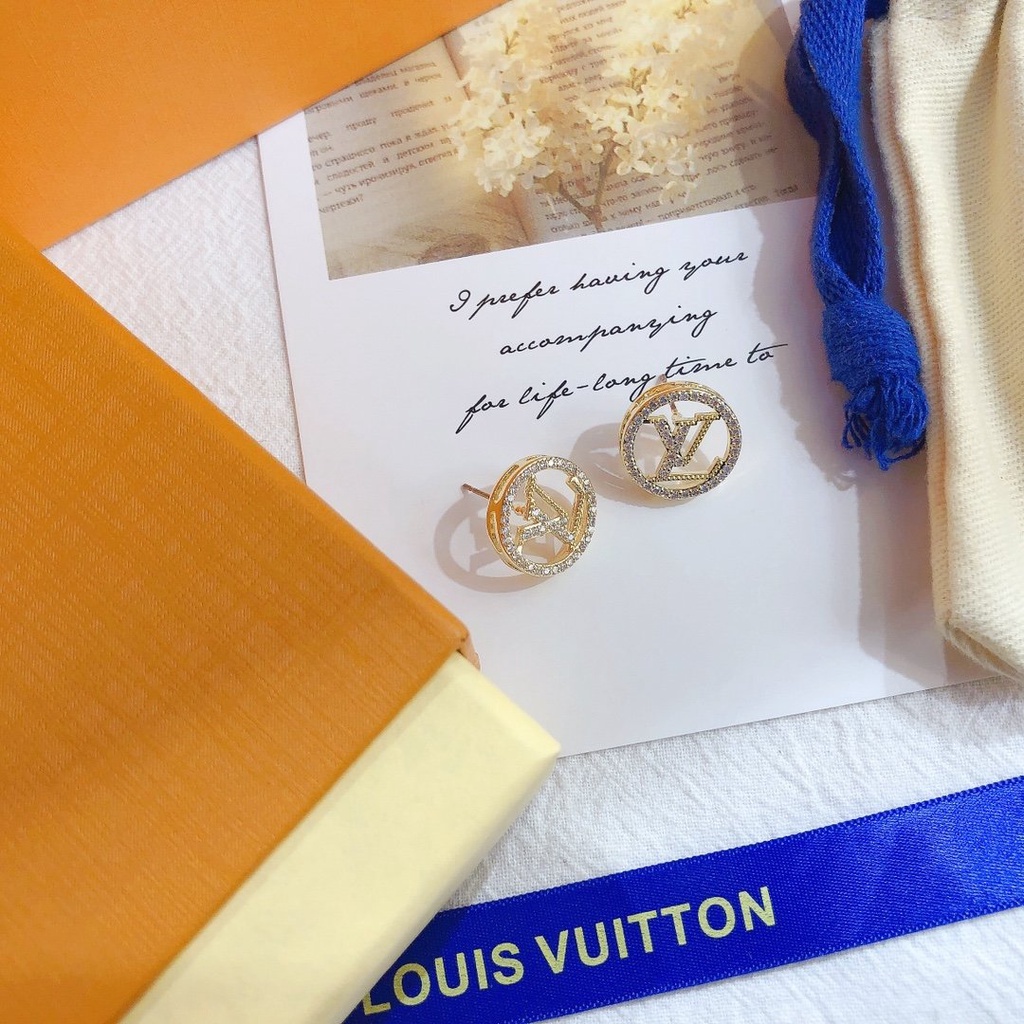 LOUIS VUITTON Khuyên Tai Tròn Bằng Thép Titan In Logo LV Thời Trang